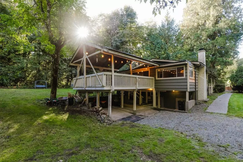 Sechelt, BC V7Z 0L3,6252 Sechelt Inlet RD