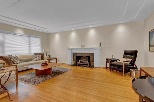 Vancouver, BC V6P 5G4,7187 Marguerite ST