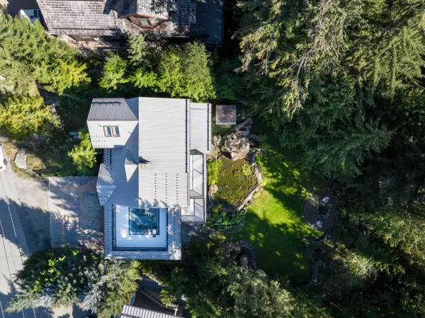 Whistler, BC V8E 0G5,9548 Emerald DR