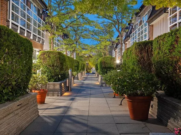 5790 East Boulevard #361, Vancouver, BC V6M 4M4