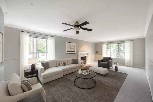 13870 70 AVE #202, Surrey, BC V3W 0R9