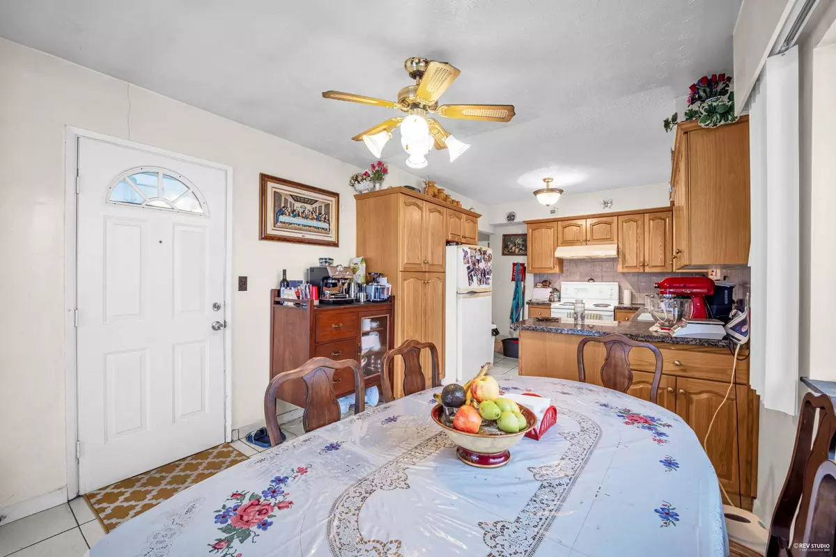 Burnaby, BC V5C 3A3,4307 Venables ST