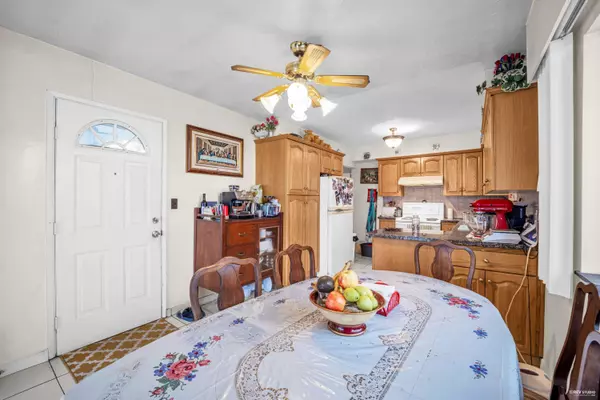 4307 Venables ST, Burnaby, BC V5C 3A3