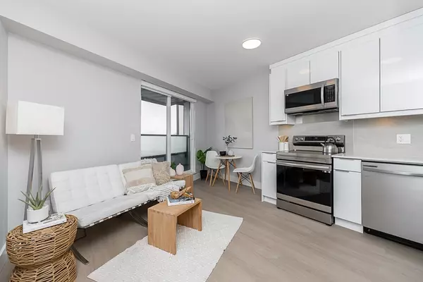 Vancouver, BC V5R 5J7,3050 Kingsway #406