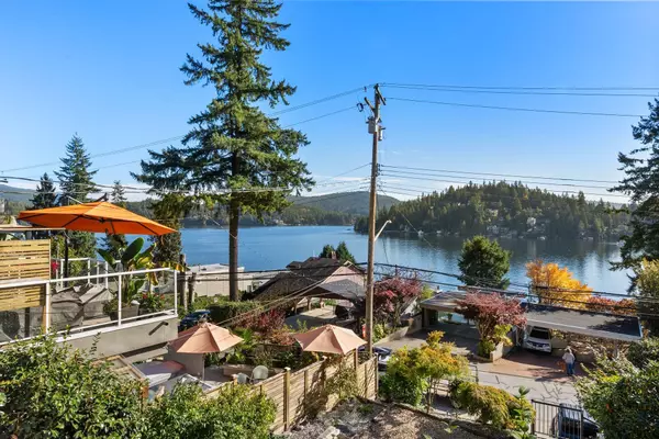 2717 Panorama DR, North Vancouver, BC V7G 1V7