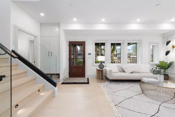 Vancouver, BC V5V 2Z8,375 E 33rd AVE #1