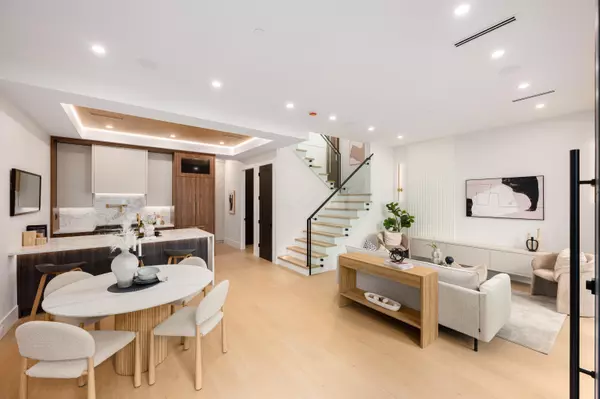 3466 Franklin ST #2, Vancouver, BC V5K 1Y3