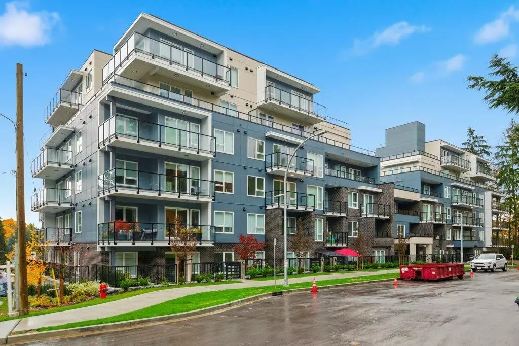 Port Moody, BC V3H 0N4,2002 St. George ST #506