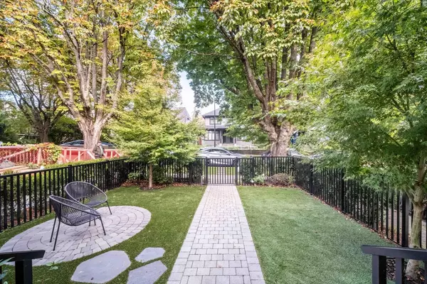 Vancouver, BC V6N 3J9,3530 W 43rd AVE