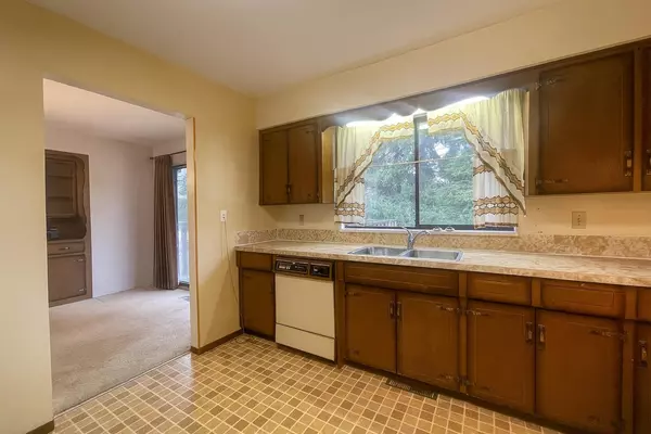 Abbotsford, BC V2S 5Y2,33295 Century CT