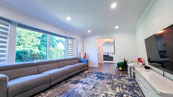 Richmond, BC V6X 1M5,11231 Daniels RD