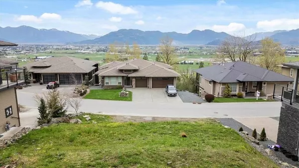 Chilliwack, BC V4Z 1K7,51075 Falls CT #234