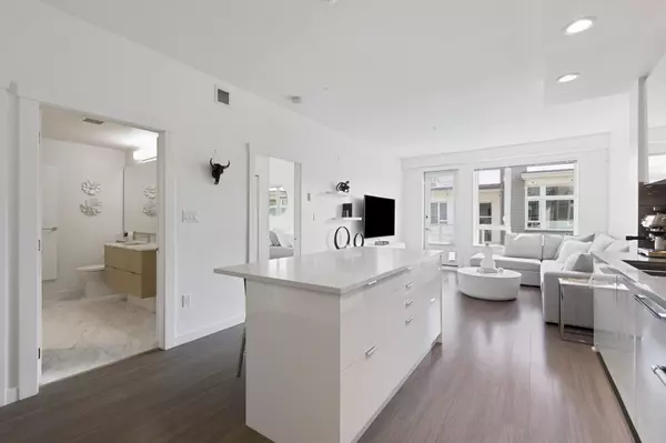 277 W 1st ST #501 North Vancouver, BC V7M 0E8