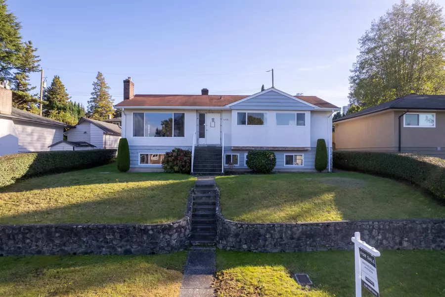 4370 Briarwood CRES, Burnaby, BC V5G 2M6