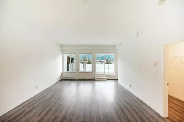 Squamish, BC V8B 1B7,1365 Pemberton AVE #603