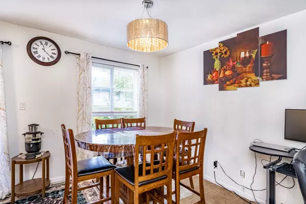 Langley, BC V3A 8M7,20890 57 AVE #32