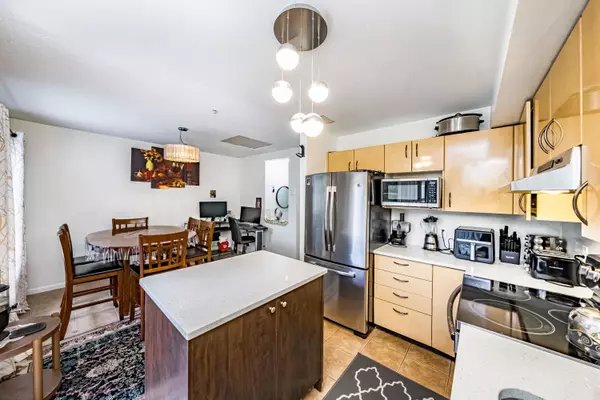 Langley, BC V3A 8M7,20890 57 AVE #32