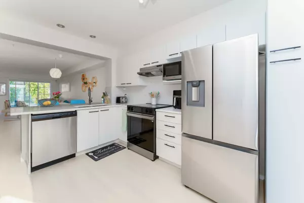 Langley, BC V2Y 2Y8,20560 66 AVE #59