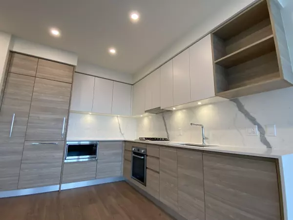 Coquitlam, BC V3K 0G7,595 Austin AVE #2305