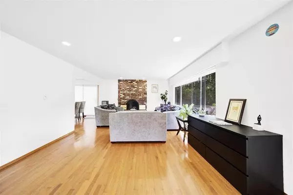 Surrey, BC V4N 6H2,16951 94a AVE