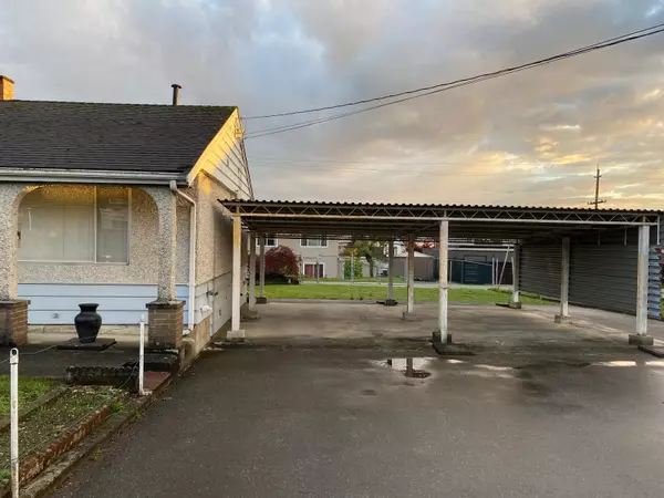 Coquitlam, BC V3K 1W6,2130 Craigen AVE