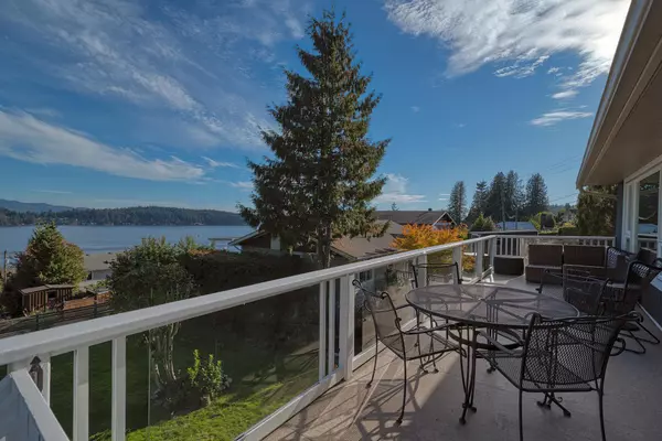 Gibsons, BC V0N 1V9,648 Gibsons WAY