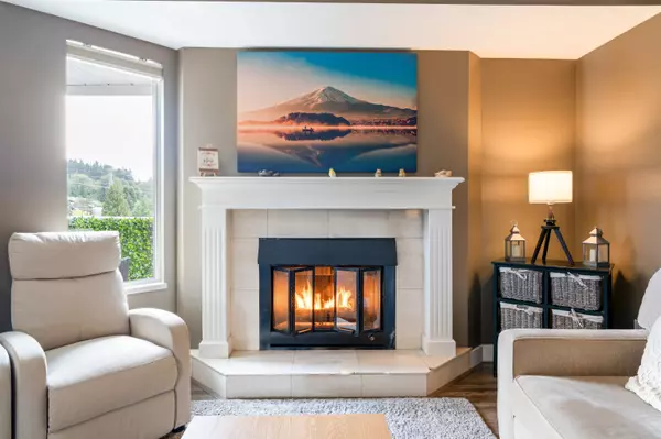Coquitlam, BC V3E 2M4,1190 Falcon DR #41