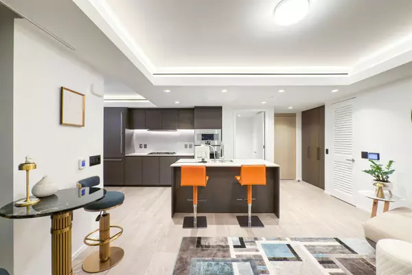 Vancouver, BC V6G 1B9,1408 Robson ST #1506