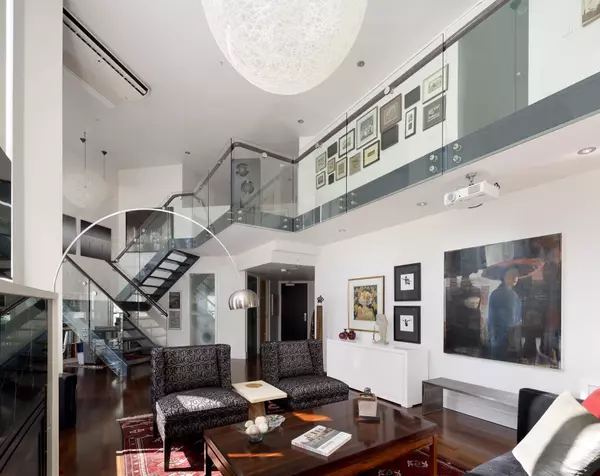 Vancouver, BC V6B 8R2,988 Richards ST #401