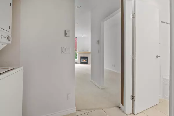 1239 W Georgia ST #310 Vancouver, BC V6E 4R8