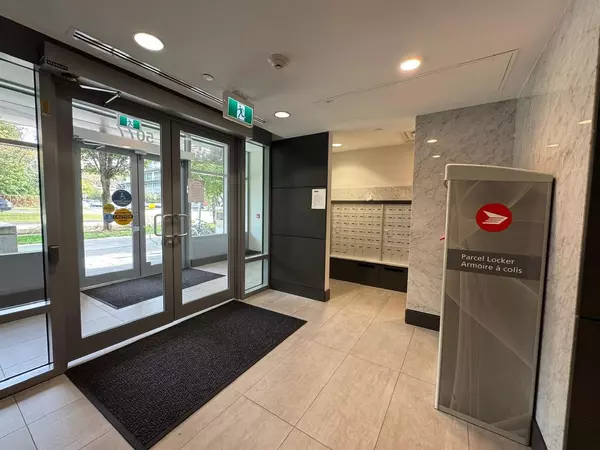 Vancouver, BC V5Z 0H7,5077 Cambie ST #111