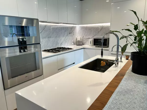 Vancouver, BC V5X 0J5,7428 Alberta ST #609