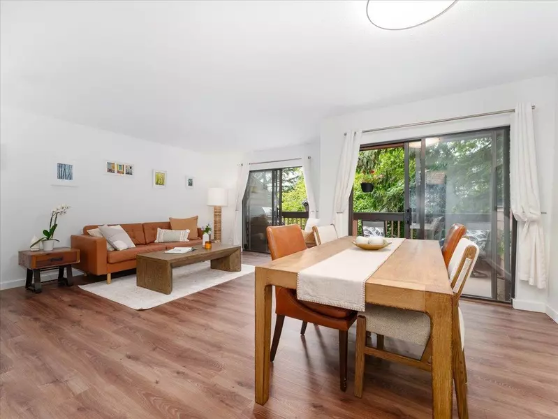 402 Cardiff WAY, Port Moody, BC V3H 3T1