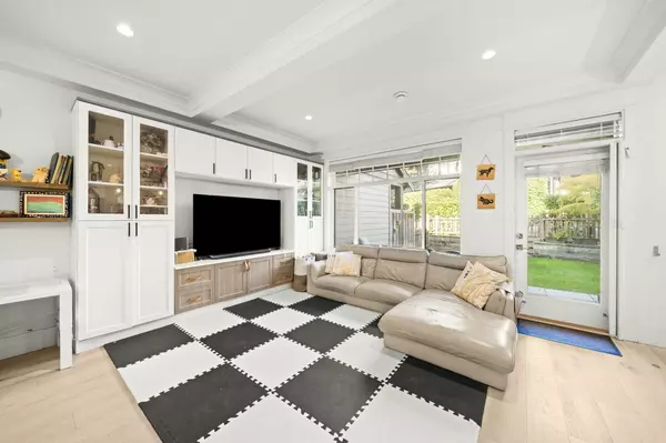 Surrey, BC V4N 0W6,8425 Venture WAY #11