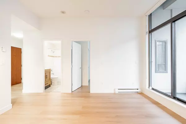 Vancouver, BC V6Z 1P5,1010 Howe ST #702