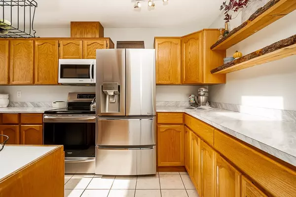 Maple Ridge, BC V2X 0R1,20625 118 AVE #9