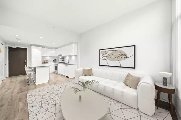 Burnaby, BC V5C 0K8,2388 Madison AVE #305