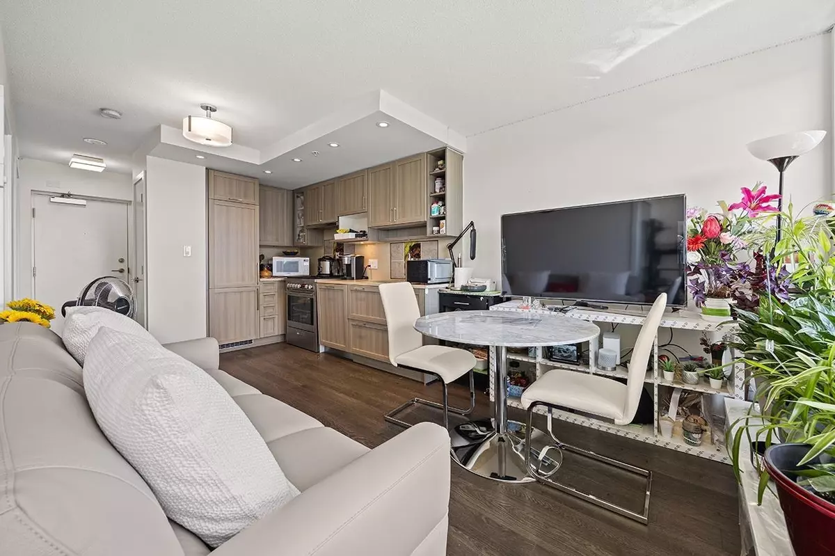 Vancouver, BC V5R 0E4,5665 Boundary RD #2606