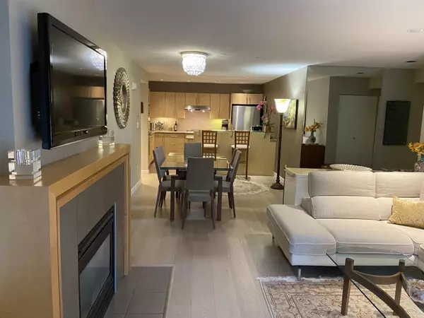 North Vancouver, BC V7R 2P8,3750 Edgemont BLVD #104