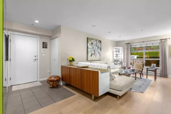 North Vancouver, BC V7R 2P8,3750 Edgemont BLVD #104