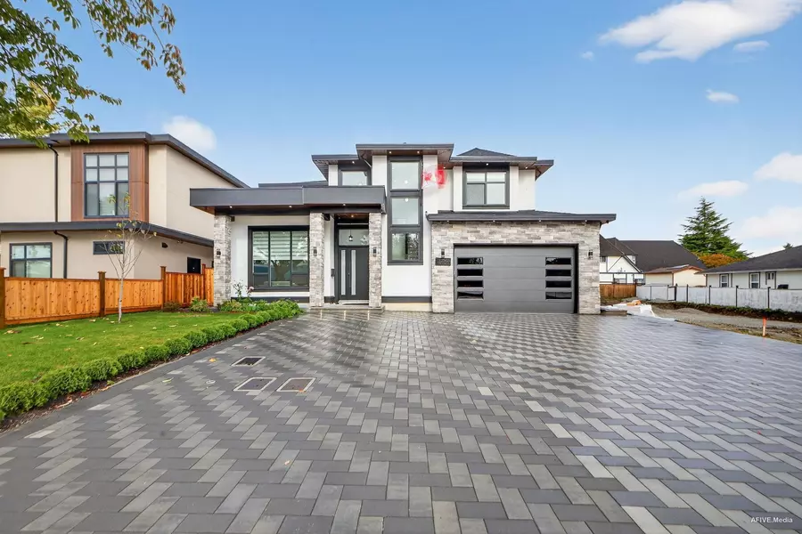 15363 94 AVE, Surrey, BC V3R 1E2