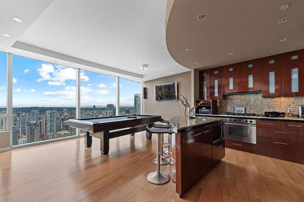 938 Nelson ST #4303, Vancouver, BC V6Z 3A7