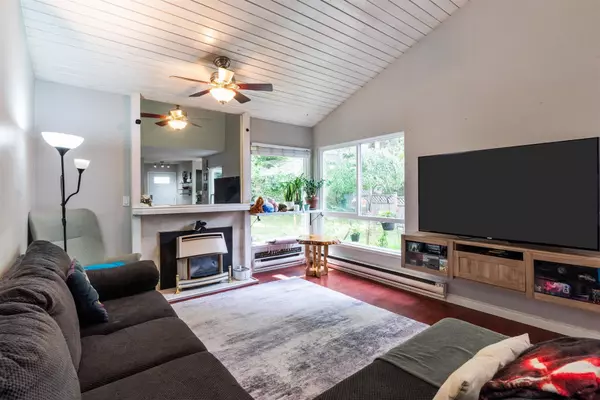 6217 E Greenside DR, Surrey, BC V3S 5M8