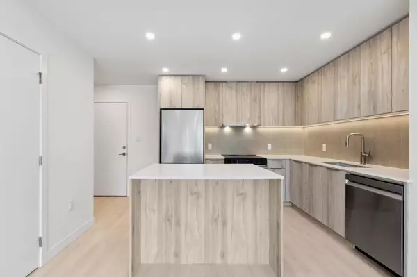 North Vancouver, BC V7G 0B5,3596 Malsum DR #PH617