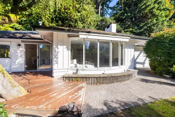 West Vancouver, BC V7V 3M9,4110 Burkeridge PL