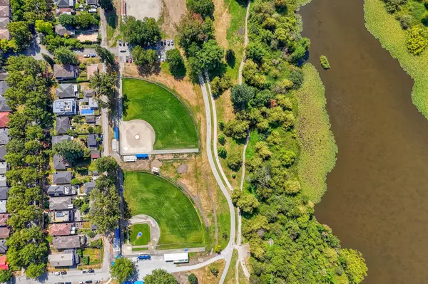 Vancouver, BC V5N 4Y2,3195 Garden DR
