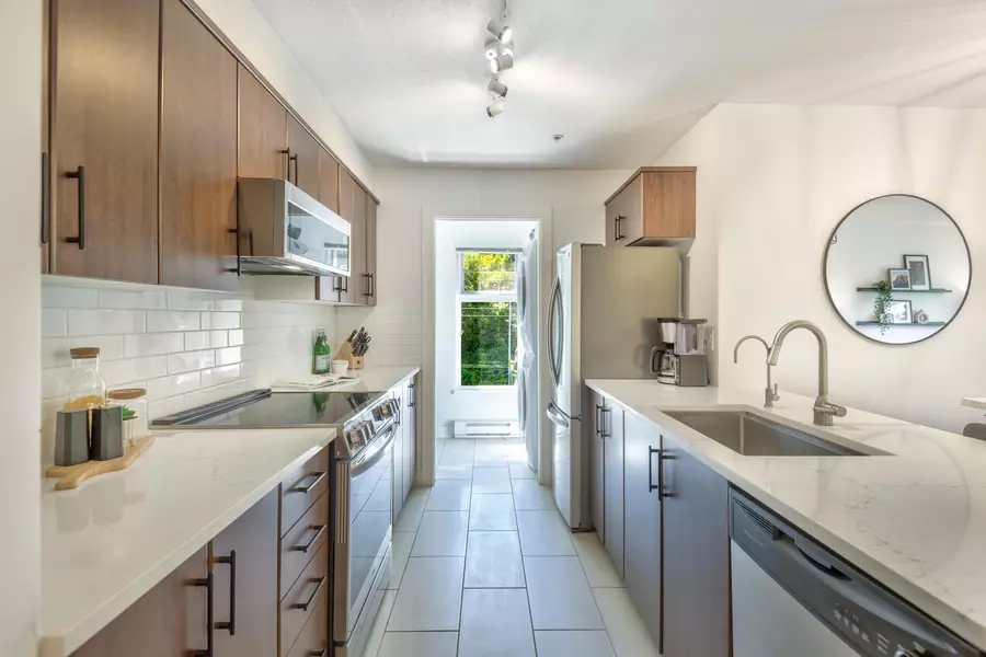 3240 St Johns ST, Port Moody, BC V3H 0C1