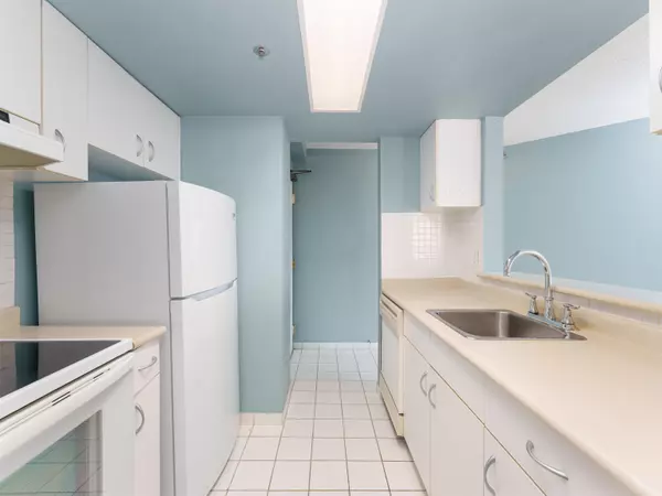 Vancouver, BC V6Z 2N7,789 Drake ST #1605