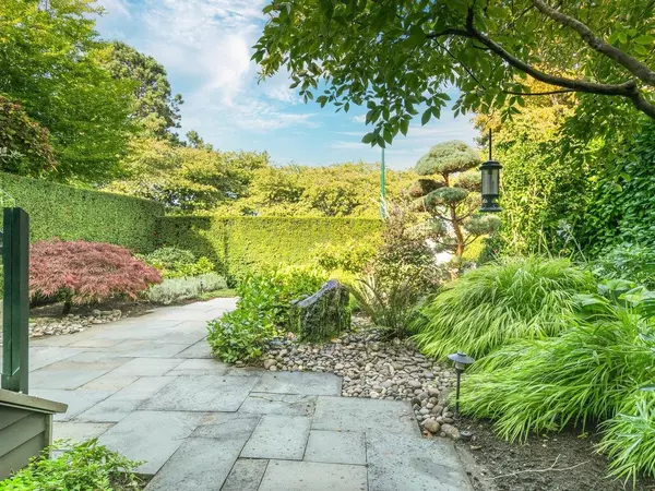 Vancouver, BC V6K 1H5,3262 W 1st AVE