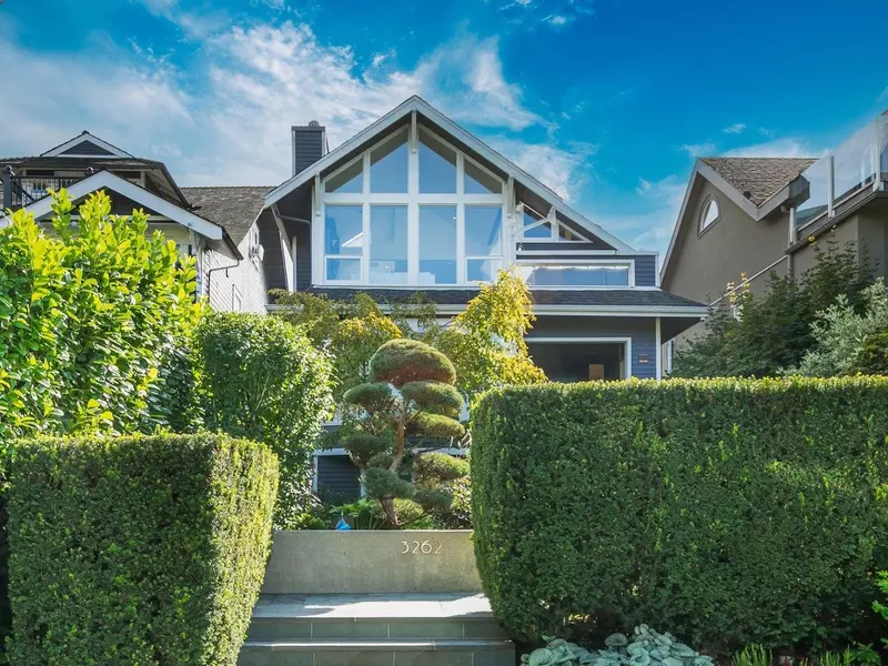 3262 W 1st AVE, Vancouver, BC V6K 1H5